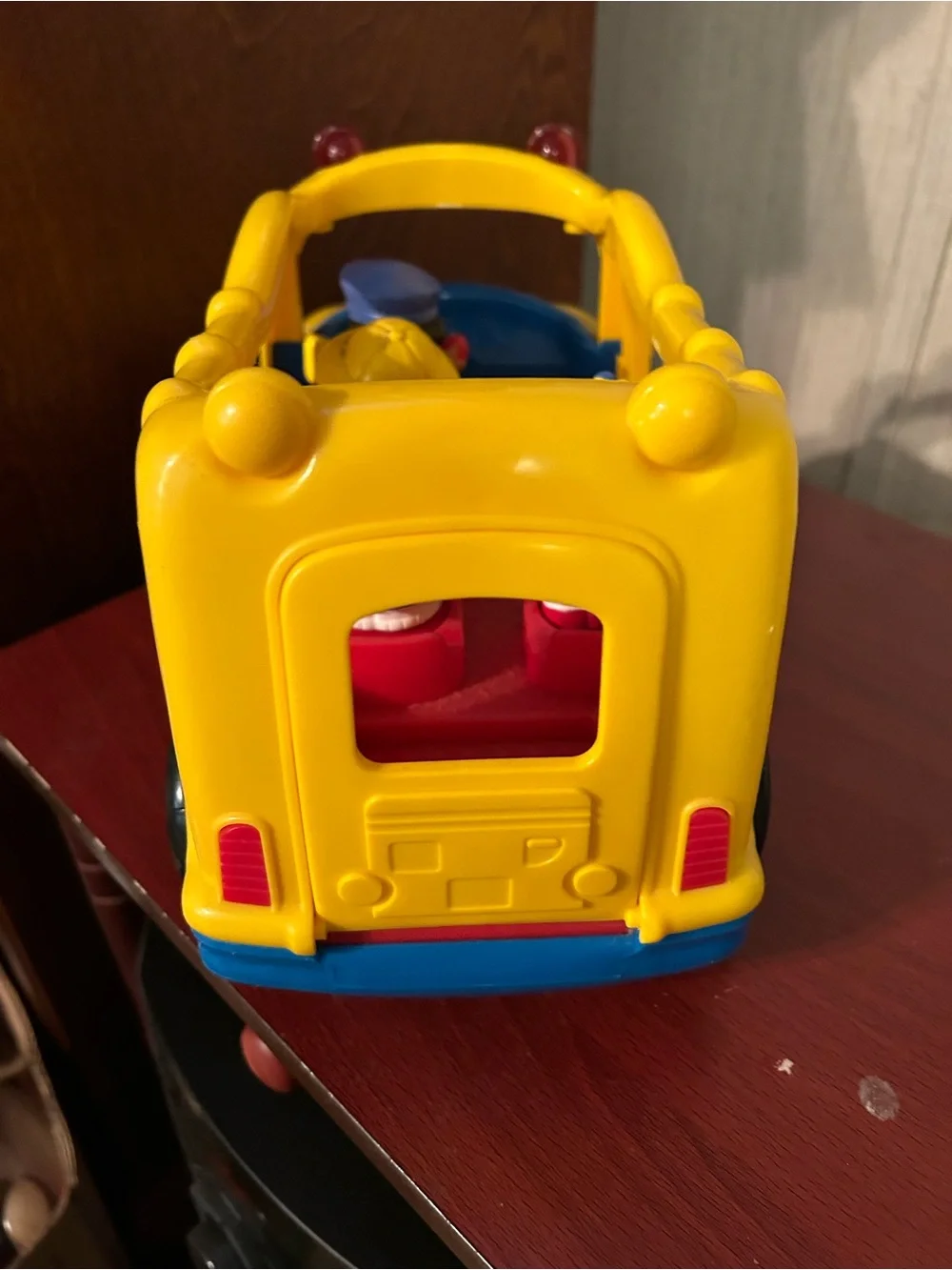 Fisher-Price Yellow Little People Smile-Faced School Bus with Figures
